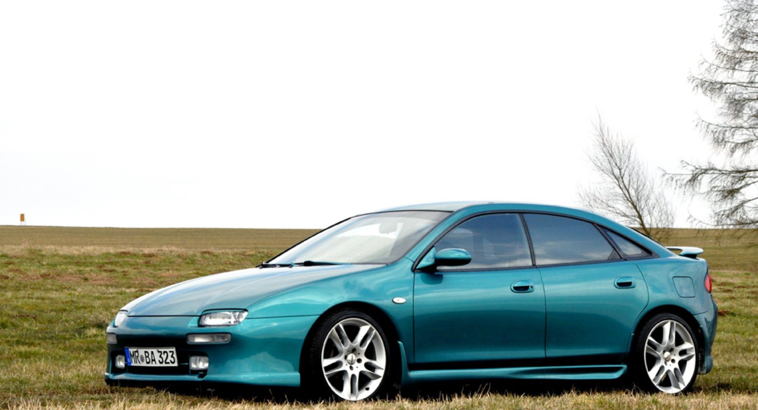 Mazda Lantis — спортивный седан среднего класса Автомобили