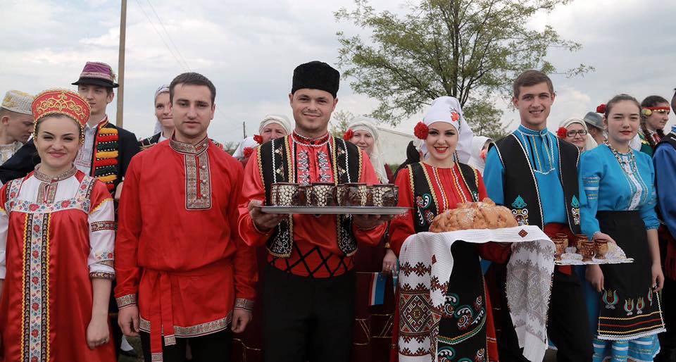 Гагаузы фото. Гагаузия Хедерлез. Народы Молдавии Гагауз. Нация Гагауз. Народности Молдавии гагаузы.