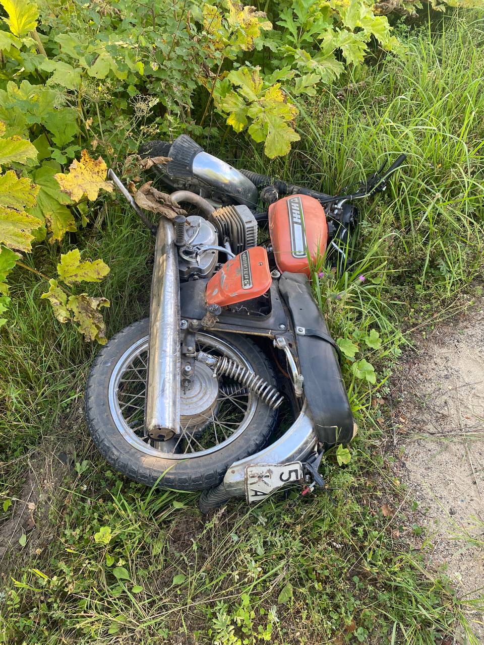 В Тверской области при столкновении мотоцикла с автомобилем пострадал 17-летний парень