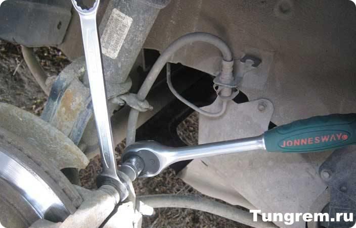 Замена тормозных дисков на Lada Kalina‎