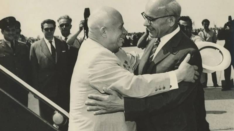 По эту сторону Берлинской стены По эту сторону Берлинской стены история