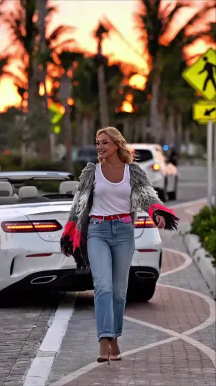 Платье с декольте и кабриолет: дочь Кристины Орбакайте отметила 14-летие в Майами ЗемцоваКлавдия, Орбакайте, Земцова, Клавдии, Кристины, бизнесмена, дочери, также, родителямиКлавдия, живёт, мужем, Единственной, учится, обычной, свободно, американской, школе, рассказывала, говорит, языках