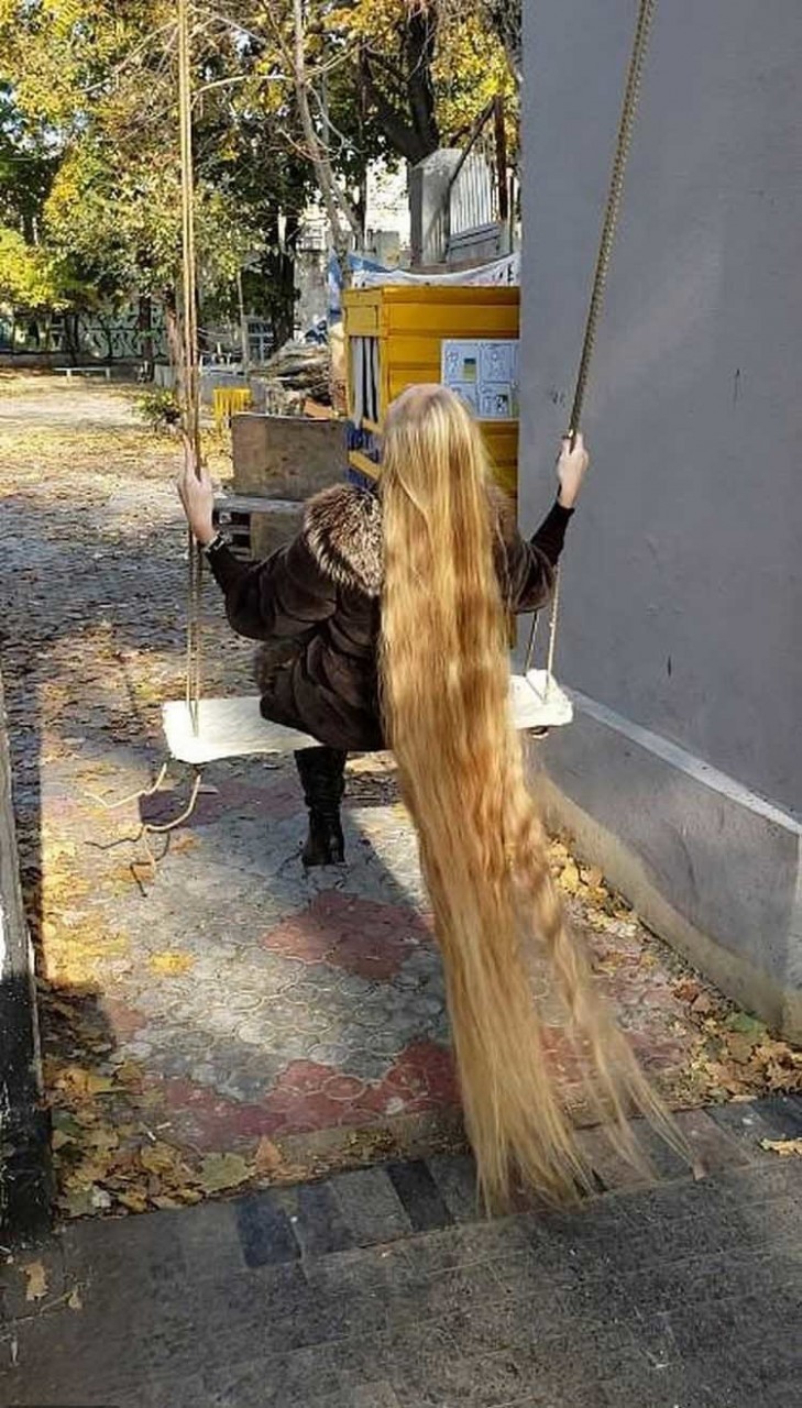 Алёна Кравченко — Рапунцель из Украины, которая не стригла волосы в течение 28 лет Алёна Кравченко, в мире, волосы, девушка, красота, люди, рапунцель