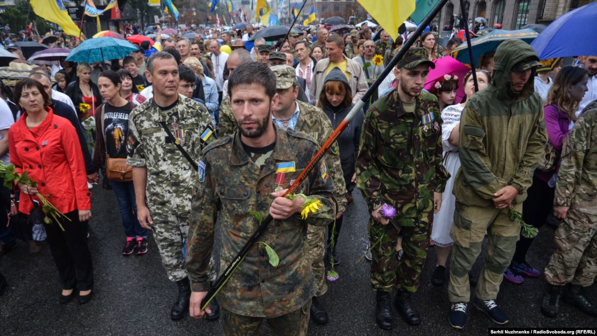 Боевики АТО – Зеленскому: Не примазывайся к параду! Пойдёшь в конце колонны!