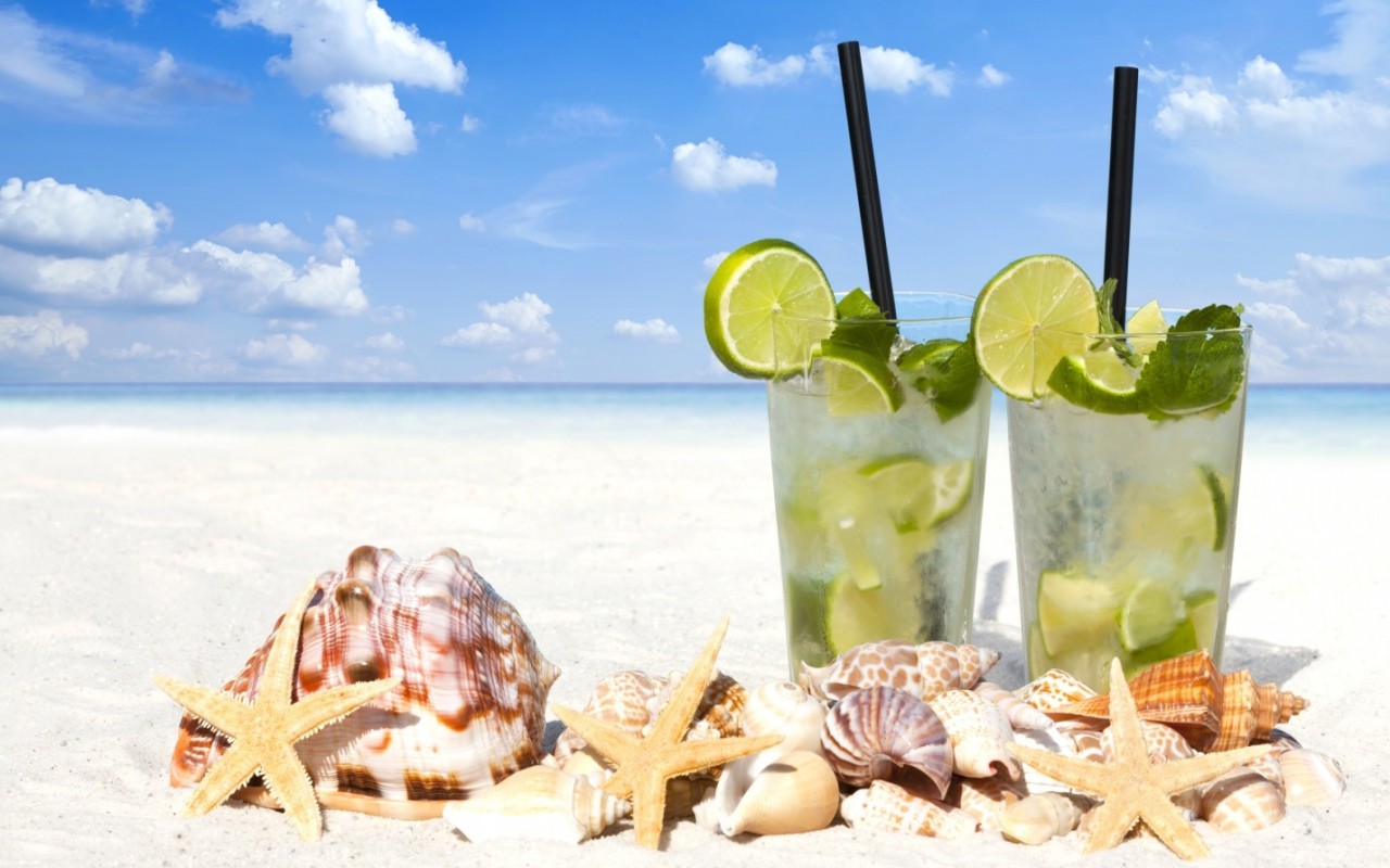 Выпивка на пляже