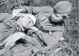 Отчаянная медсестра. Одна против отряда немцев история