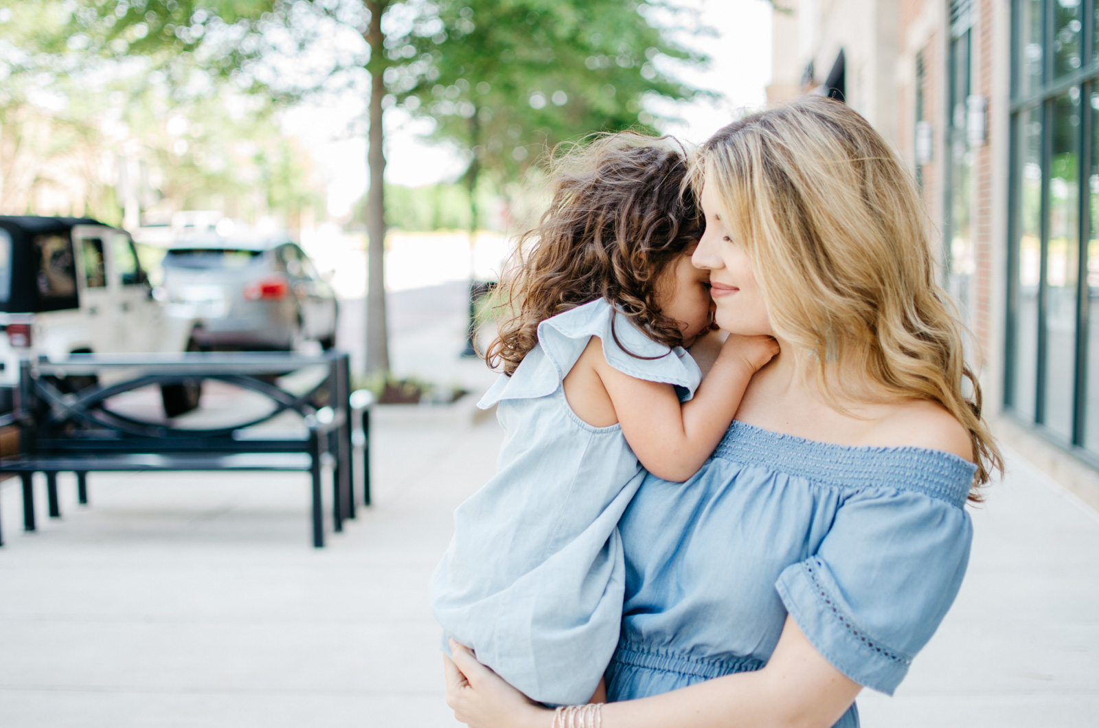 Mother and daughter. Мама и четырехлетняя дочь. Mom + дочь. Супер дочка. Момс.