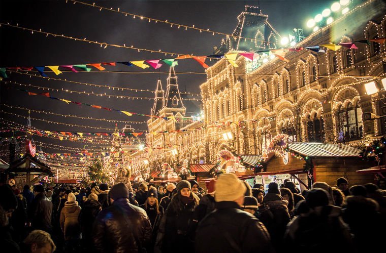 Уличная иллюминация люди, мнение, новый год, праздник, русские, традиция