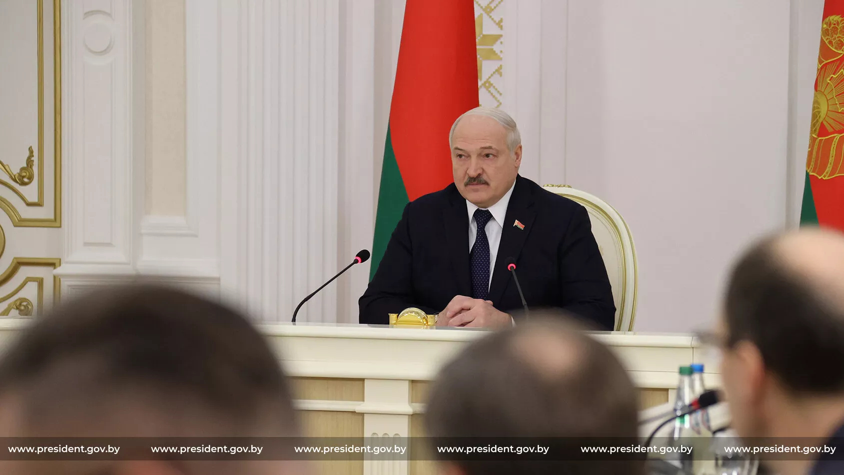 Президент Белоруссии Александр Лукашенко считает, что участники беспорядков в Казахстане должны извиниться перед силовиками...