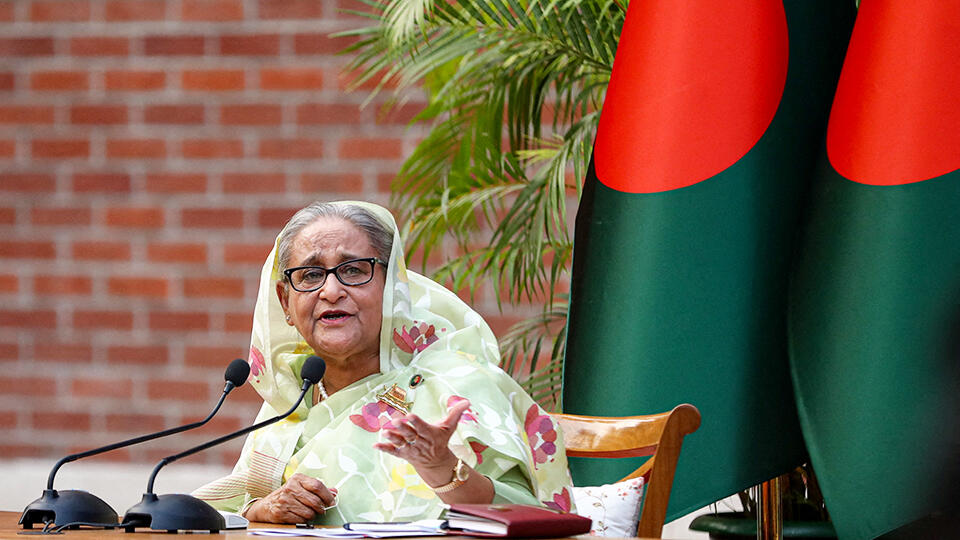 Премьер Бангладеш ушла в отставку и покинула страну на фоне протестов