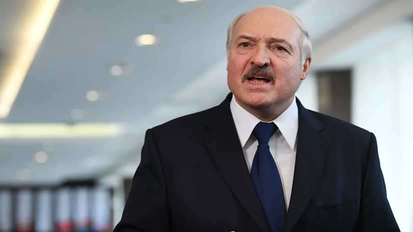 Лукашенко запретил своему окружению проводить специальные медицинские меры предосторожности Лукашенко запретил своему окружению проводить специальные медицинские меры предосторожности