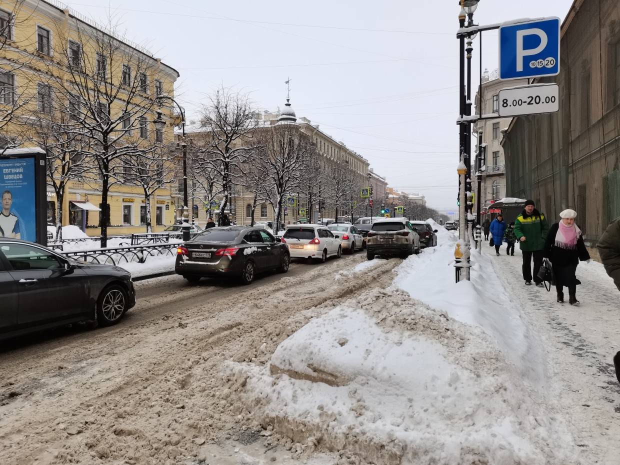 Спб встанешь. Питер зимой дороги. Дороги в СПБ зимой 2021. Снег в СПБ зимой 2021. Невский проспект зима 2021.