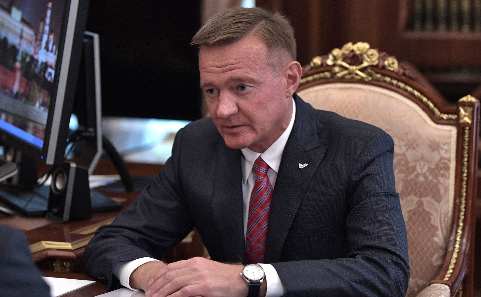 Губернатор Роман Старовойт запретил мигрантам работать таксистами в Курской области