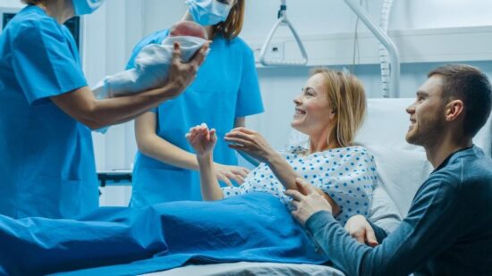 Гинеколог назвал два способа избежать разрывов при родах. Один из них бесплатный