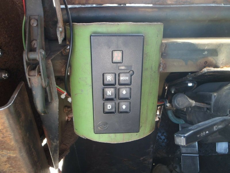 Сумасшедший рэт-род с дизельным двигателем на базе школьного автобуса Сумасшедший рэт-род с дизельным двигателем на базе школьного автобуса