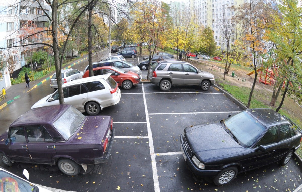 Росстандарт хочет заставить российских водителей парковаться компактнее Росстандарт хочет заставить российских водителей парковаться компактнее автомобили,НОВОСТИ,Россия
