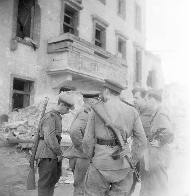 Повседневная жизнь Берлина в июле 1945 года Повседневная жизнь Берлина в июле 1945 года история