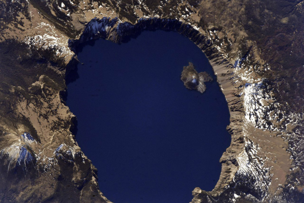 Севан — озеро в Армении