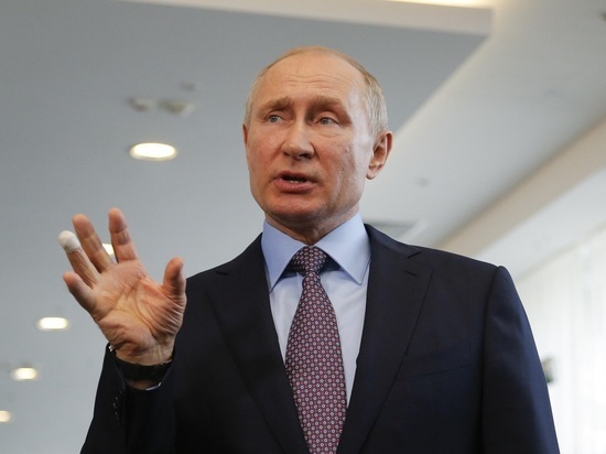 Путин призвал ввести в школах пост советника директоров по воспитанию