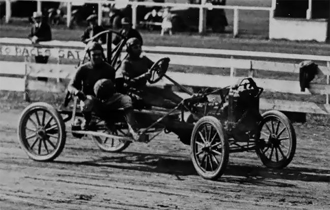 Автополо: опасный вид автоспорта начала XX века, в который играли рисковые парни автомобили