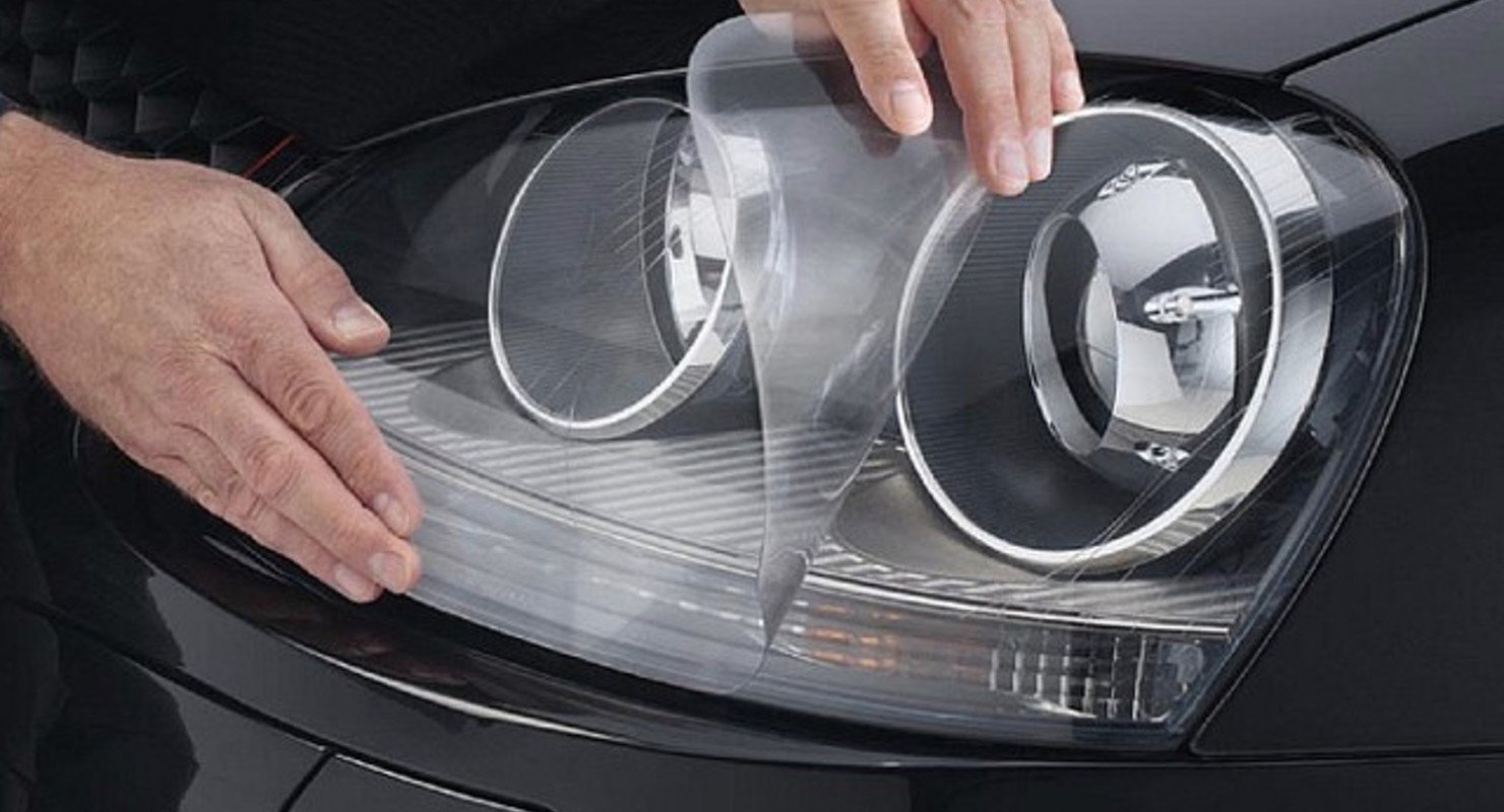 Может ли спасти пленка, наклеенная на фару, от дорогого ремонта