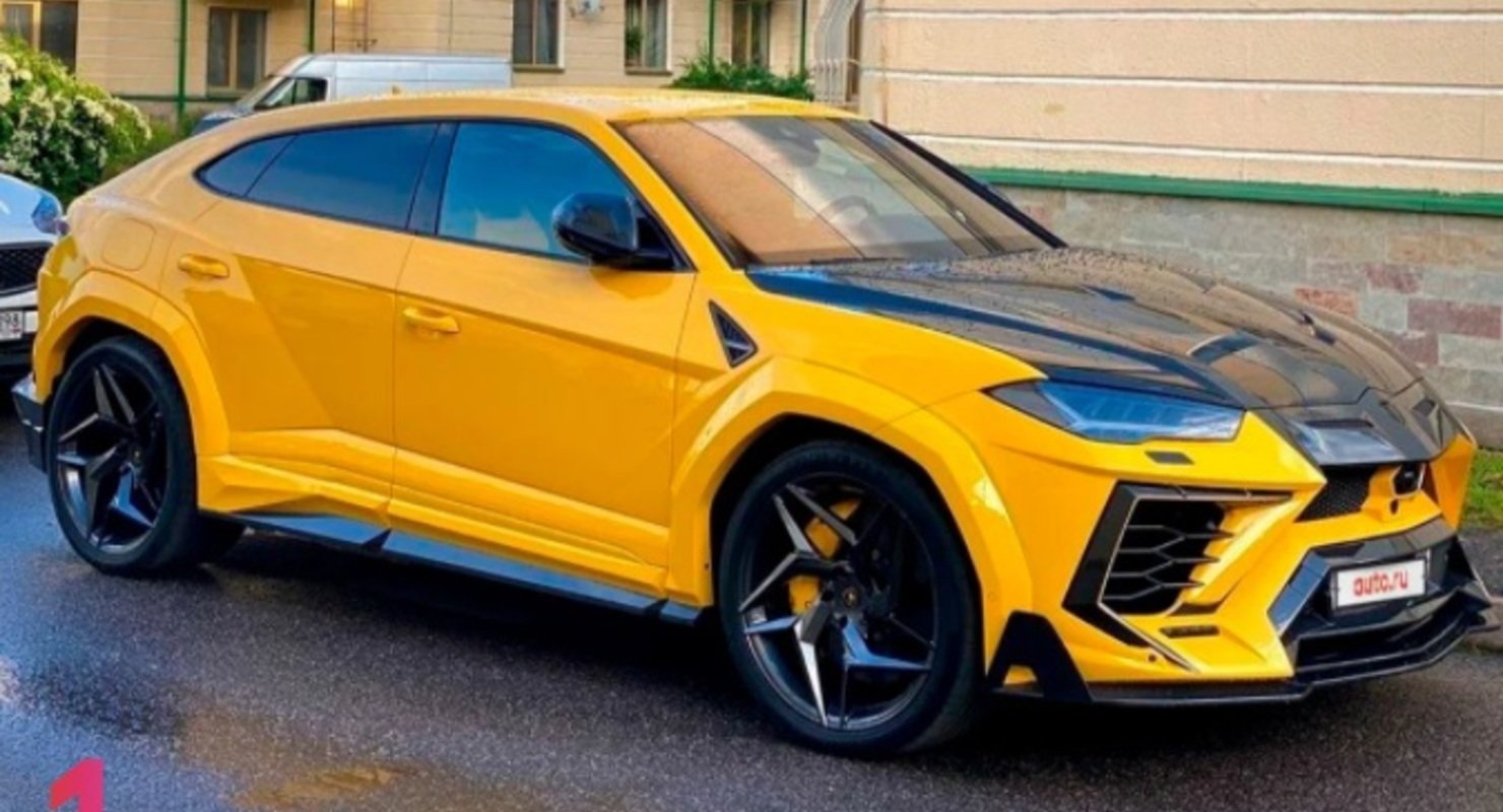 От Volkswagen до Бэтмобиля: яркие автомобили в продаже