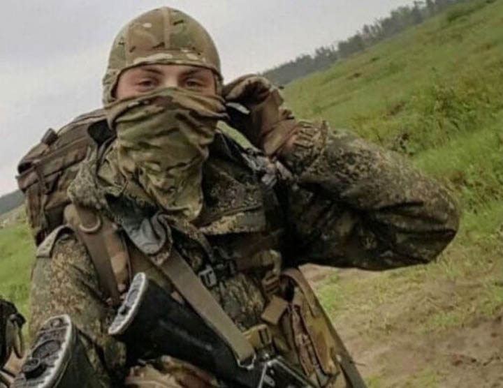 ПОДВИГ РАЗВЕДЧИКА: СТАРЛЕЙ СЕРАФИМОВ НАКРЫЛ СОБОЙ ГРАНАТУ В ОКРУЖЁННОМ ДОМЕ ПОДВИГ РАЗВЕДЧИКА: СТАРЛЕЙ СЕРАФИМОВ НАКРЫЛ СОБОЙ ГРАНАТУ В ОКРУЖЁННОМ ДОМЕ армия