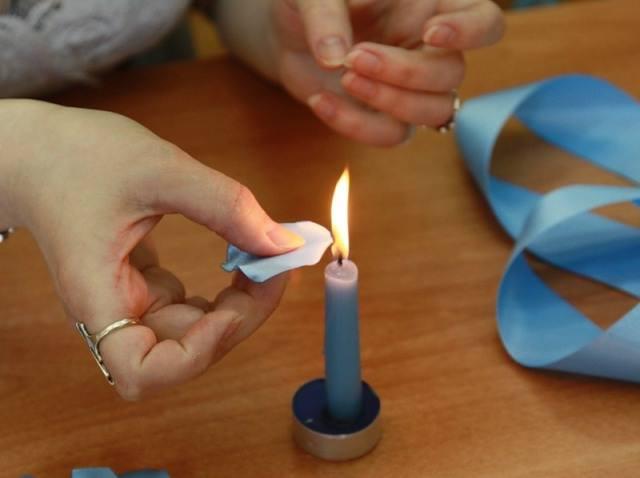 Шикарные цветы из атласных лент Шикарные цветы из атласных лент