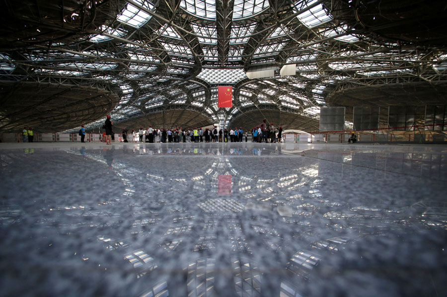 Самое большое в мире здание аэропорта построено !  Угадайте где ? Дальние дали