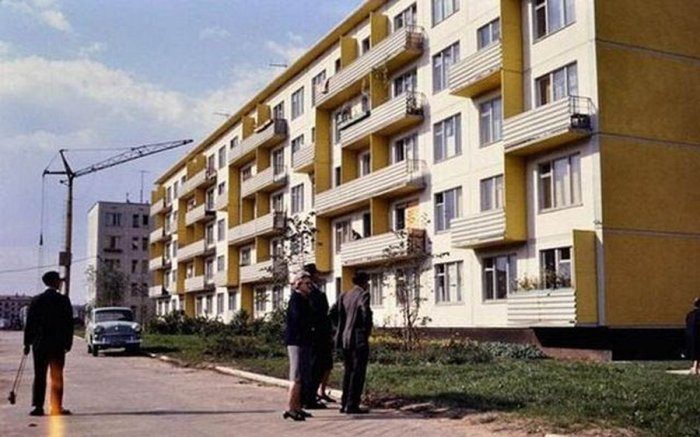 Почему в хрущевках нет балконов на 1-х этажах? 