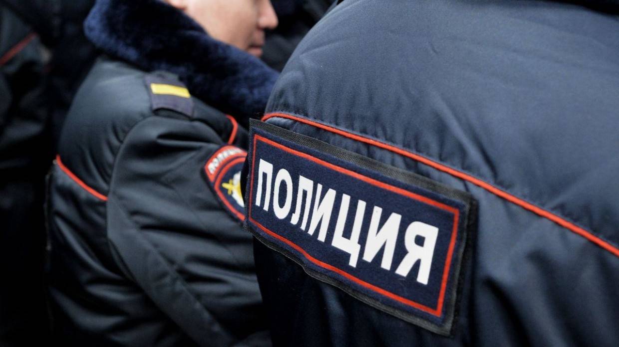 В Кировской области двое полицейских спасли семью от пожара