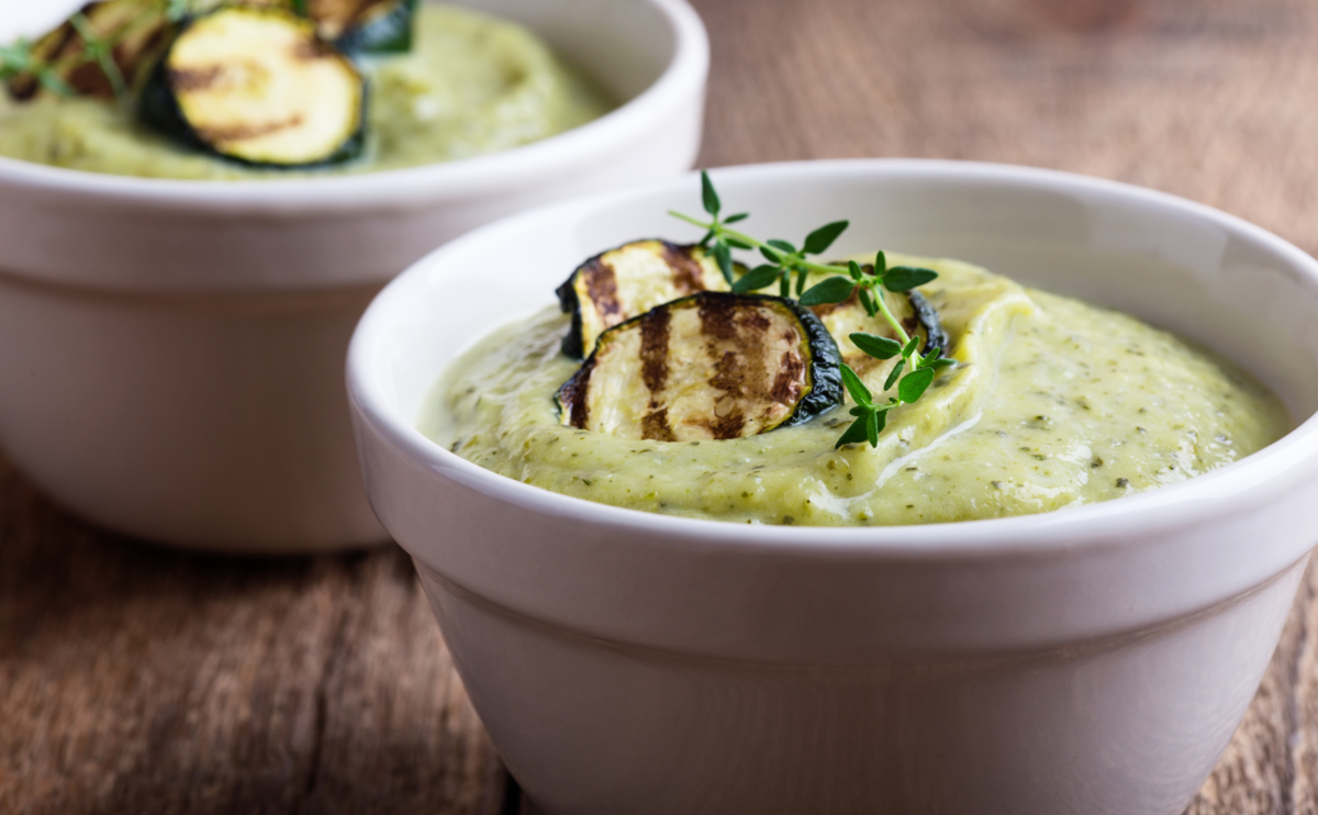 3 простых рецепта супов из кабачков: летние, легкие, вкусные 3 простых рецепта супов из кабачков: летние, легкие, вкусные первые блюда,рецепты,супы