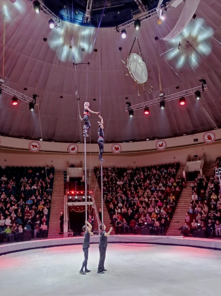 Семьи участников СВО побывали на открытой репетиции в Рязанском цирке