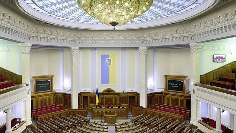Верховная рада проголосовала за продление военного положения на Украине Армия