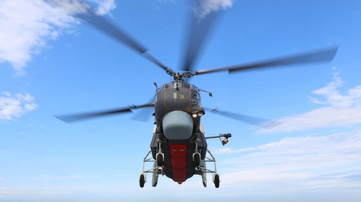 Вертолет завалился на бок во время приземления на Камчатке