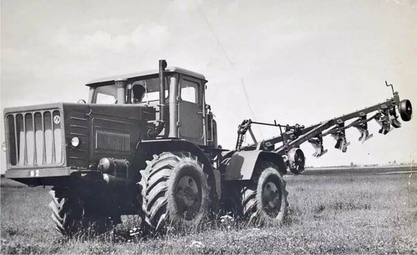 Вернёмся в прошлое, самый могучий трактор СССР Кировец К 700 трактора, может, Трактор, вперёд, работы, тракторов, трактор, назад, который, практически, отрасли, страны, движения, своим, увеличил, Также, полях, мощностью, Трансмиссия, работах