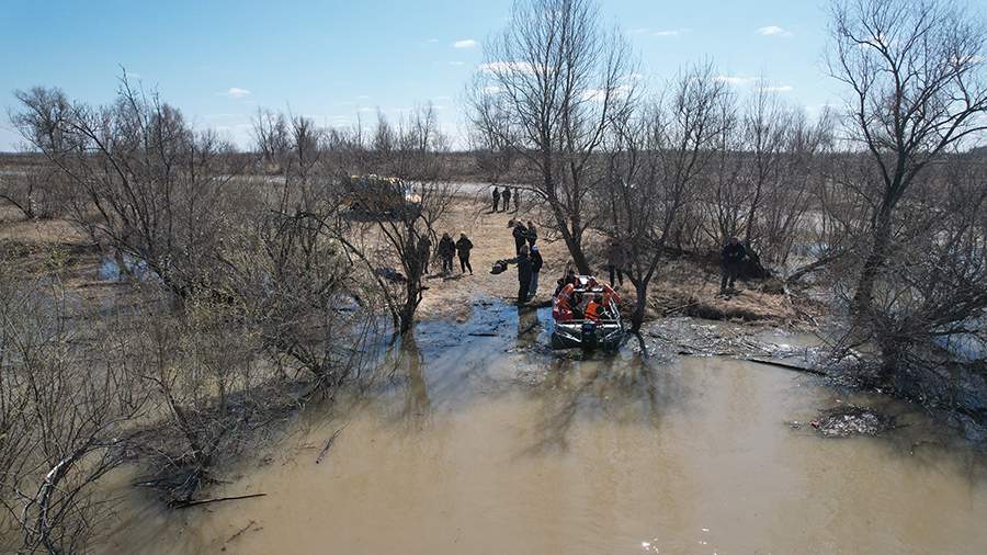 Уровень воды в реке в районе города Ишим достиг 1027 см