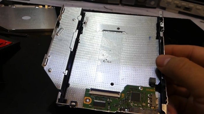 Как модернизировать старый ноутбук, заменив DVD привод на SSD можно, нужно, накопитель, припаять, дисковод, потребуется, собирается, eSATA, необходимо, твердотельный, итоге, дисковода, части, которым, только, второму, снимается, требуется, привод, корпус