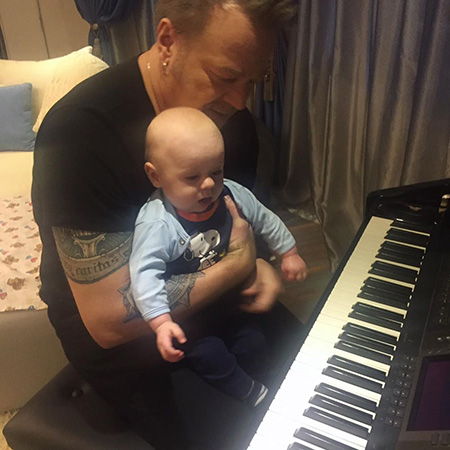 Наталья Подольская поздравила Владимира Преснякова с днем рождения и опубликовала редкие фото из семейного архива Наталья Подольская поздравила Владимира Преснякова с днем рождения и опубликовала редкие фото из семейного архива Звезды,Звездные пары