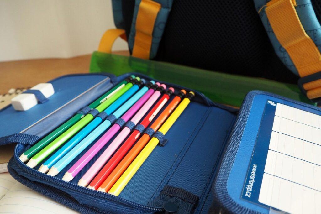 Элитная платная школа закрылась в Москве после сбора денег