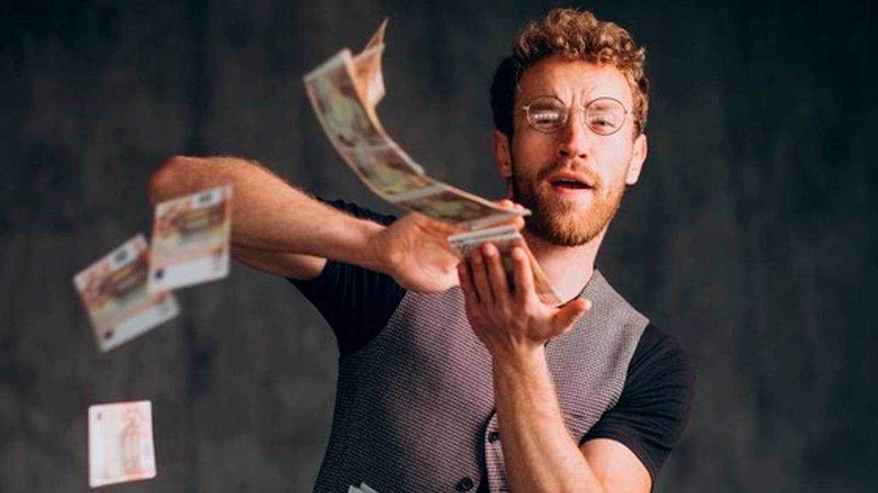 Астролог Элеонора Гинзбург назвала знаки зодиака, которым повезет в феврале с деньгами