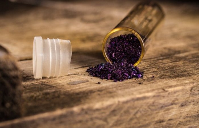 Почему некоторые автомобилисты добавляют в бак марганцовку, и чем это чревато