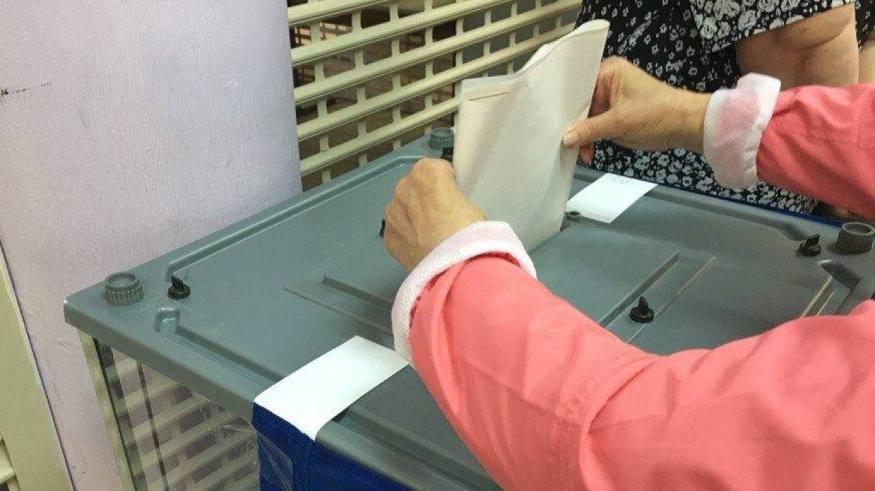 Избирательница проглотила квитанцию во время голосования на выборах в Болгарии