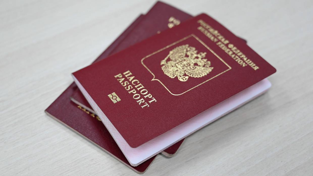 Почти 670 тысяч мигрантов получили российское гражданство в 2021 году