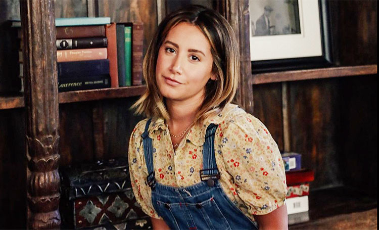 Звезда фильмов Disney Эшли Тисдейл впервые стала мамой