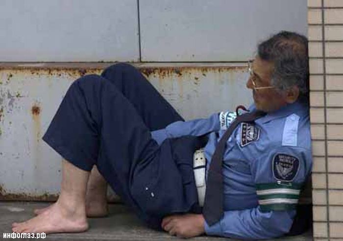 Сон на рабочем месте интересное