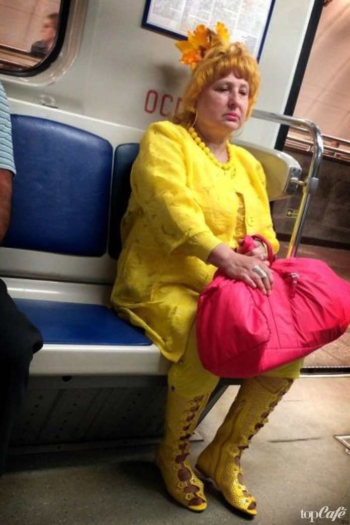Красивые женщины в метро
