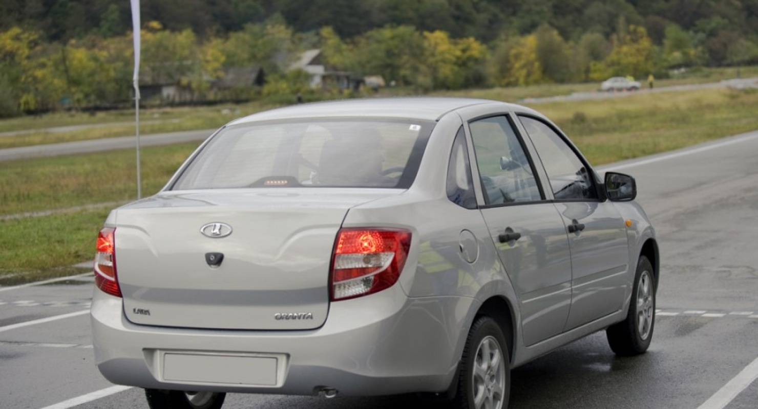 10 признаков того, что пожилому водителю пора отказаться от руля