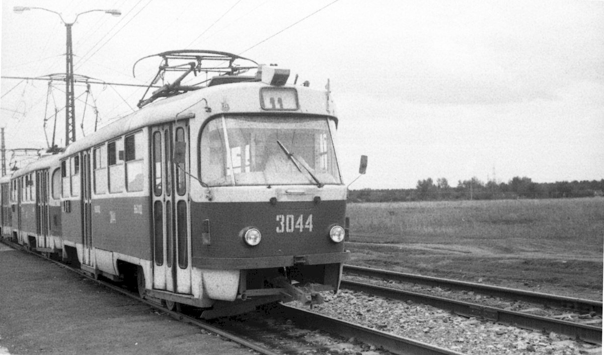 11-й маршрут на улице Власихинской, 90-е годы ХХ века.