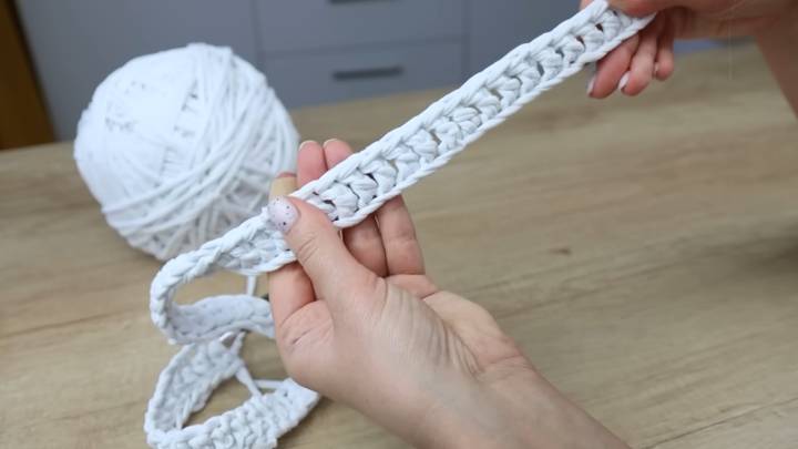 Как создать красоту из старых и ненужных футболок Как создать красоту из старых и ненужных футболок полосы, полотно, нужно, простой, столбиками, конце, пряжу, сложенную, чтобы, чтото, ненужные, помощью, накида, данном, трикотажную, достаточно, изделия, Чтобы, боковые, нитки